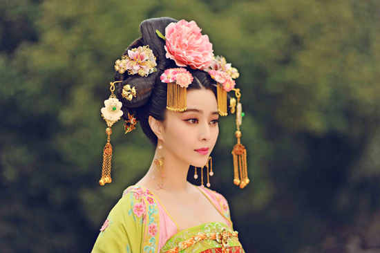 范冰冰登台湾名人榜首 凭《武媚娘》赢超高人气 (3)