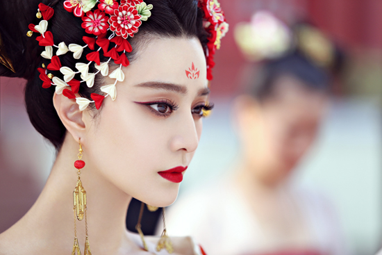 范冰冰登台湾名人榜首 凭《武媚娘》赢超高人气 (4)