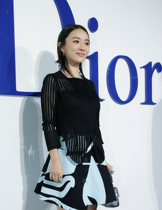 霍思燕被赞美出少女味