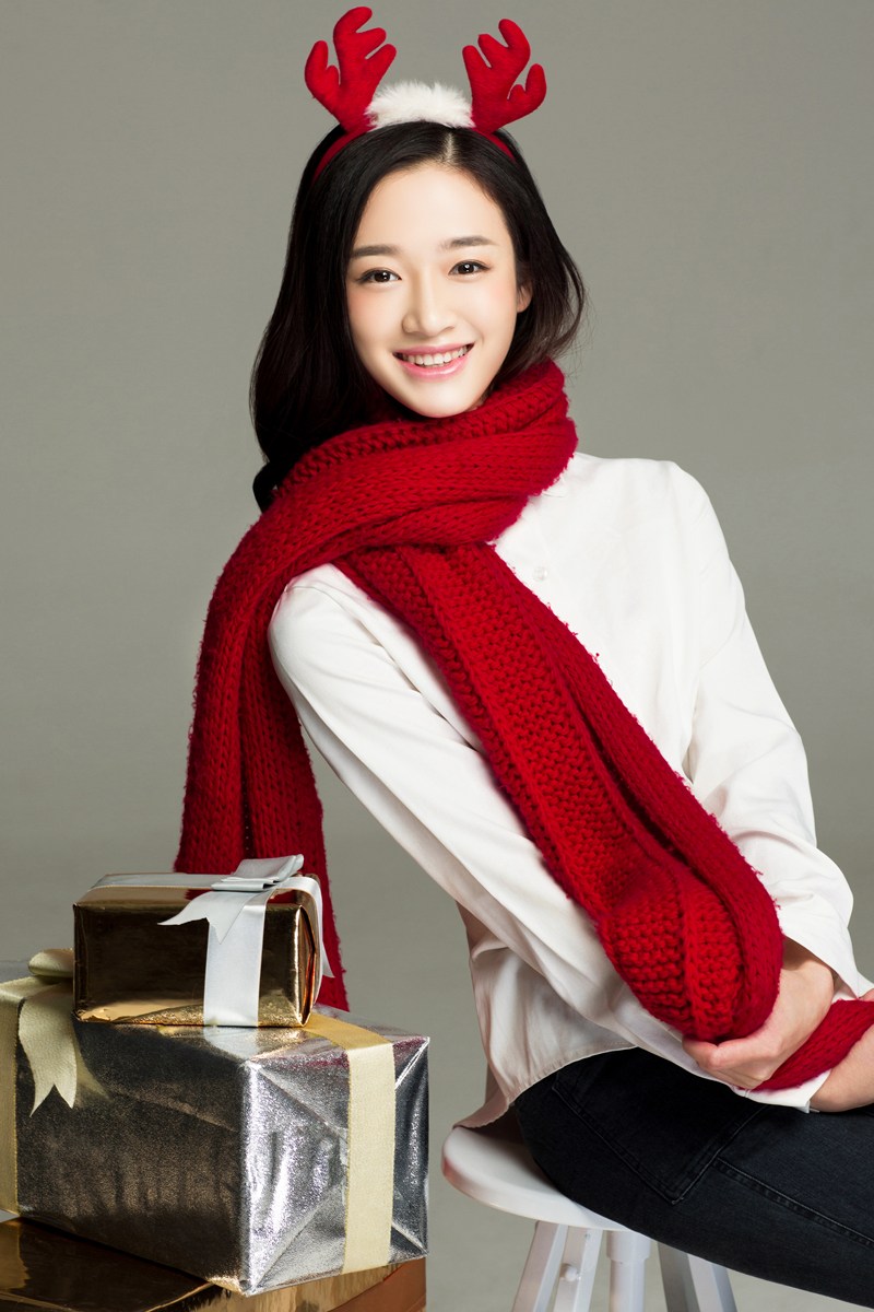 <a class='mz' href='http://star.ifensi.com/s50693/' title ='刘琼' onmouseover='onover(50693)'  alt ='刘琼' ><p  align=