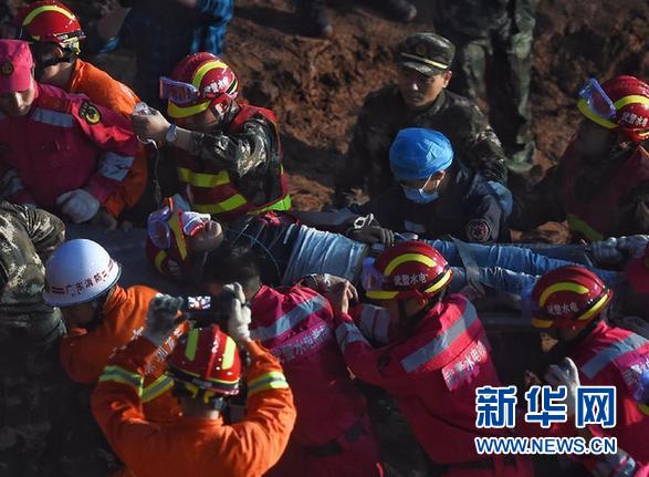 深圳滑坡灾害首名获救幸存者生命体征稳定已送医