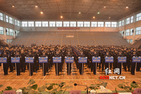 23日下午，湖南省公安民警基本功比赛暨警务技战术比武在湖南警察学院圆满落幕。