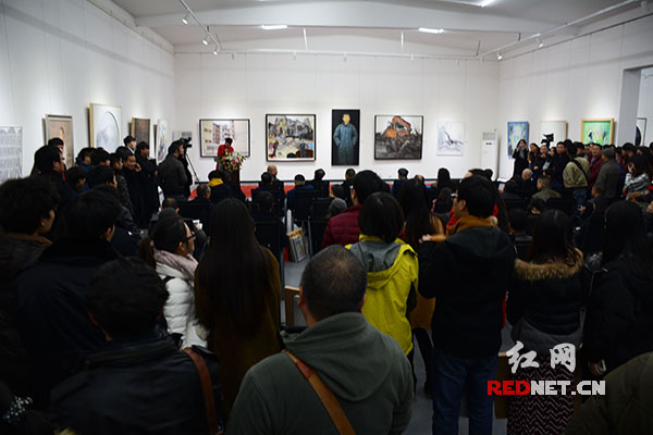“从心出发”湖南省第七届油画展在后湖国际艺术园区高地美术馆开幕。