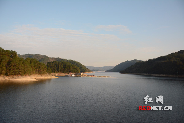 图说：岳阳100万城乡居民的“大水缸”——铁山水库。