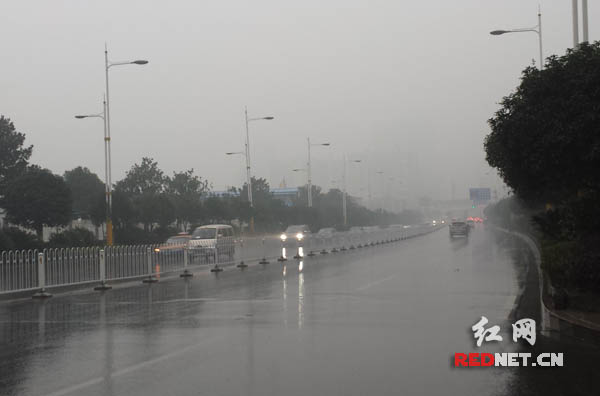 图说：自12月24日夜起长沙空气质量开始急剧下降，目前仍为重度污染。
