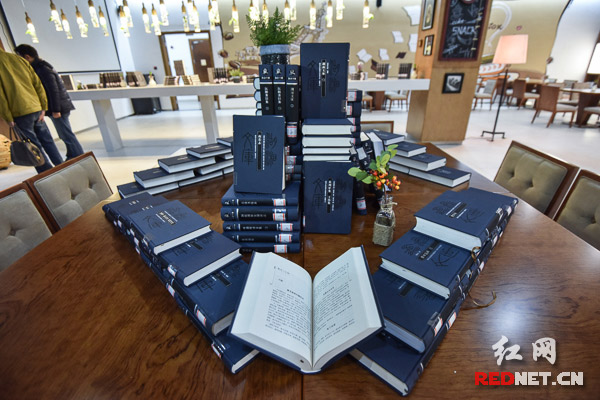 乐之书店是长沙市新华书店开设的第一家独立品牌书店，拥有长沙市图书馆得天独厚的地理优势和新华书店所集成丰富资源。