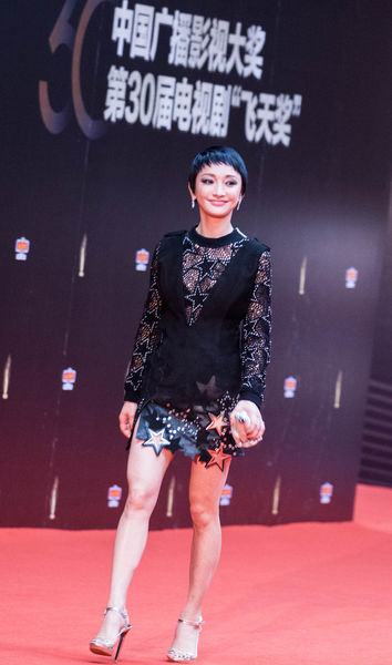 周迅走上红毯