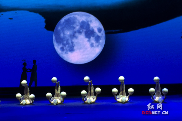 爱情故事唯美动人。