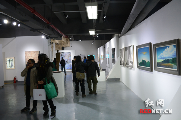 “出湖·入湘”2016湖湘当代艺术家邀请展在长沙开幕。