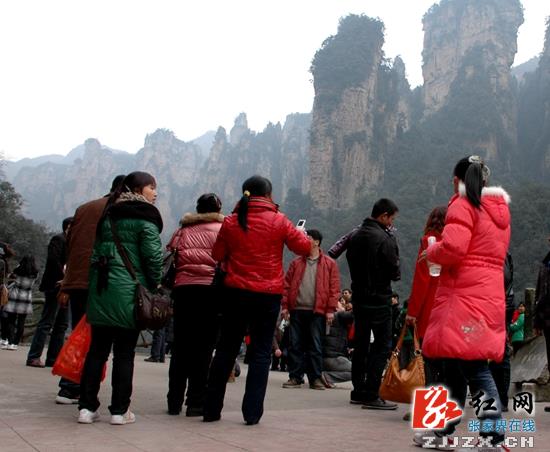 武陵源核心景区新年旅游向好 前两日纳客近万