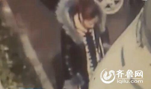 女子青岛街边产子后遗弃 男婴经查有感染症状