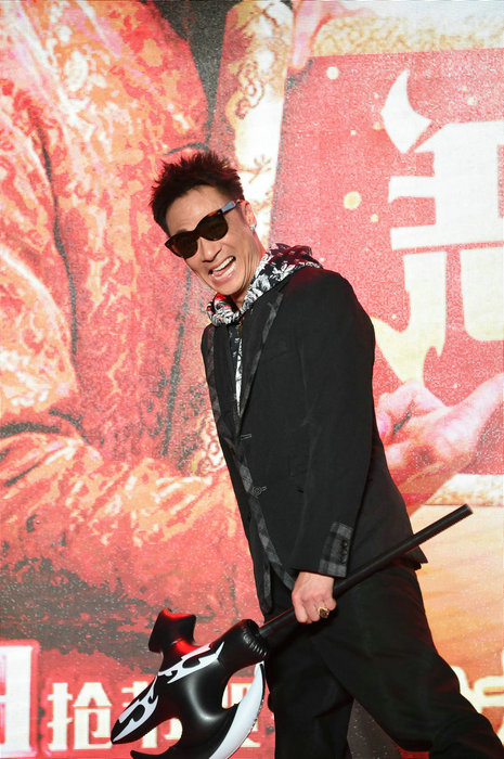 吴镇宇尽显搞怪本色