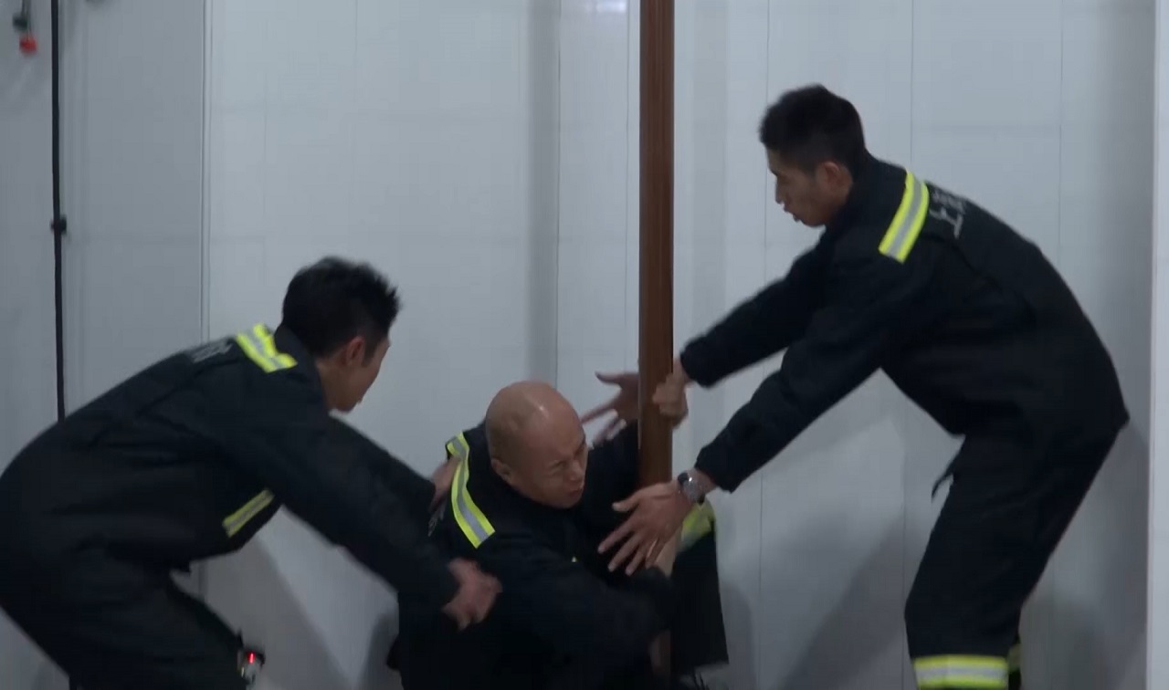 《了不起的挑战》消防特辑 乐嘉蛋碎视频曝光- Micro Reading