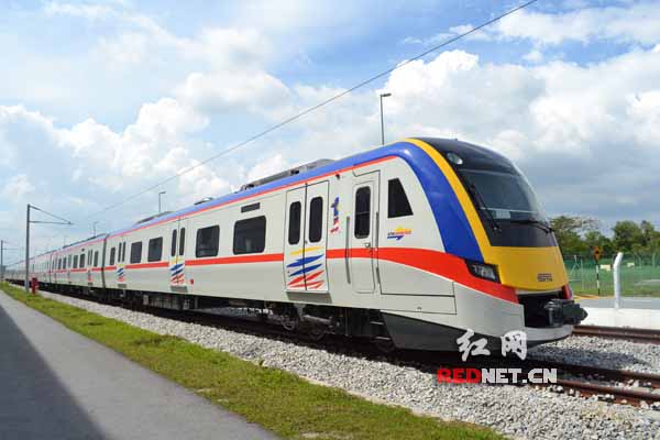 由中车株机公司研发设计的马来西亚米轨动车组。资料图