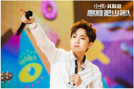 《燃烧吧少年！》李宇春“整蛊”龙丹妮 赵磊忘词伍嘉诚表情包救场