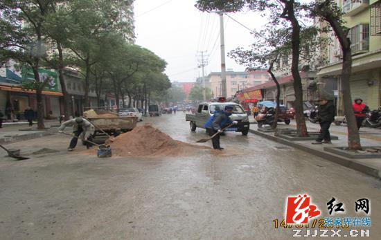 慈利县荷花路菜市场退市还路工程将提前完工并交付使用