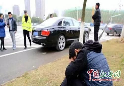沮丧的电动车主陶先生