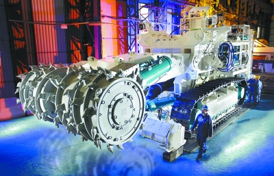 SMD研制的深海装备。通讯员 摄