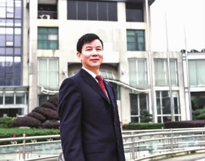 长沙经开区总工会主席丁仁义在全国新区、开发区第28次工会工作研讨会上载誉归来。