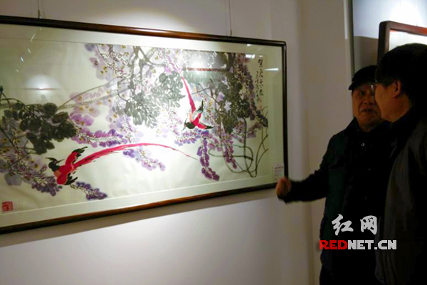 杨泽琦大写意花鸟画展现场。