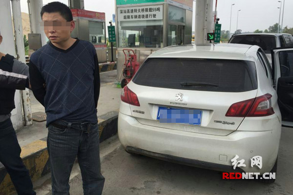 警方在惠来县隆江镇高速入口处成功抓获嫌疑人。