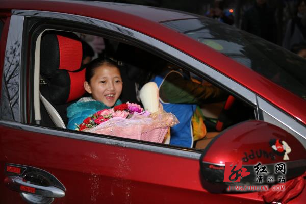 “蜘蛛女孩”杨采宜手术成功平安回家_湖南频道_红网