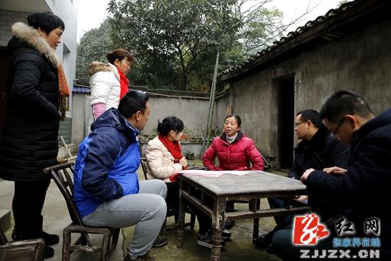 张家界武陵源：进农家访民意