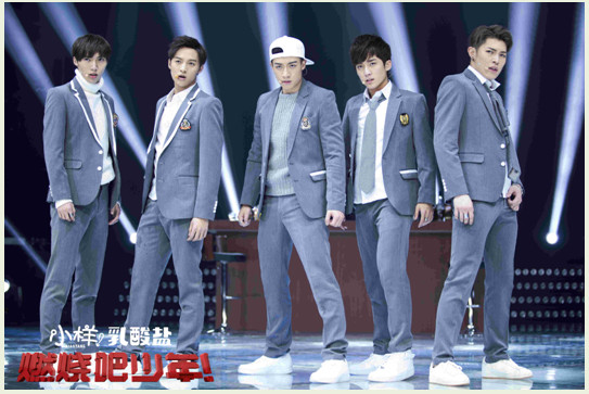 《燃烧吧少年！》星海“内斗”李宇春“添油” 春队唱哭全场