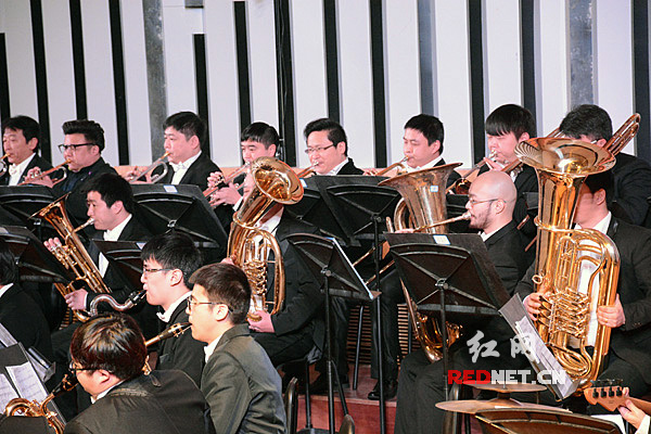 音乐会由湖南爱乐乐团担纲音乐演奏。