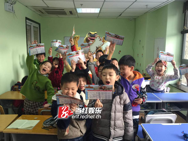 《熊出没》的电影周边走入学校。