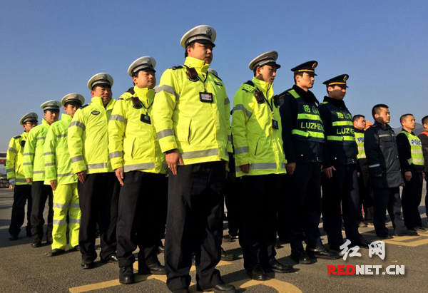 长沙高速交警举行2016年春运启动仪式