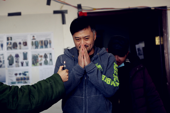 曹卫宇特殊蜡烛许愿