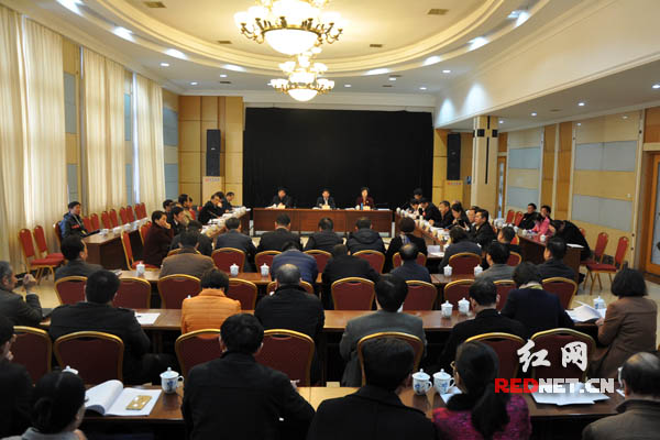 1月27日，湖南省政协十一届四次会议举行联组讨论。