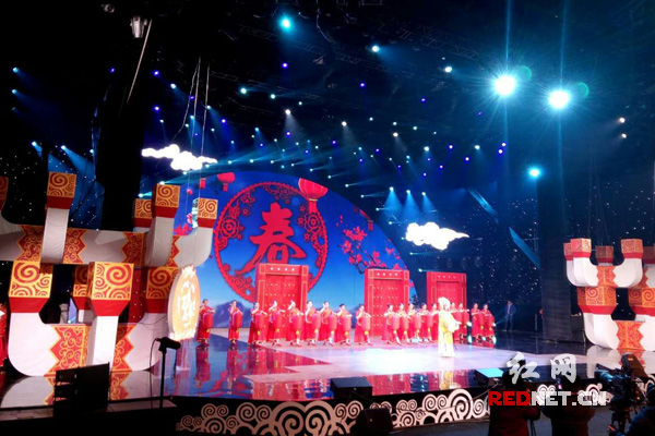 28日晚，湖南首台戏曲春晚彩排。