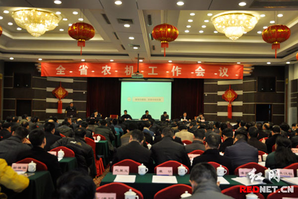 湖南农机工作将按照适应农业结构性改革和提升农业生产能力两条主线要求，努力打造湖南农业机械化升级版。