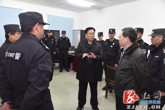 【警视窗】胡志文看望慰问坚守一线值班备勤民警