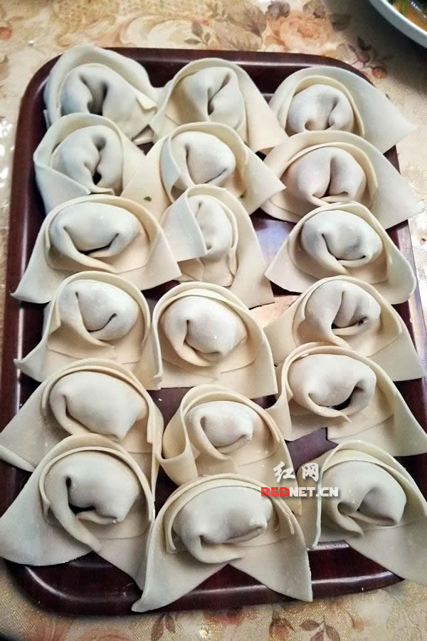 外婆包的大馄饨，满满的爱意