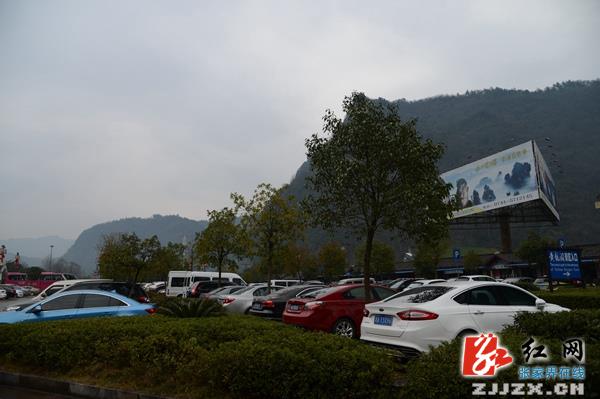 自驾车潮涌张家界 核心景区武陵源接待空间充足