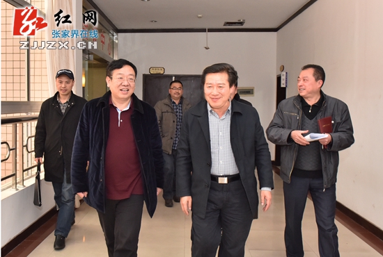 新春上班第一天 杜芳禄慰问送祝福
