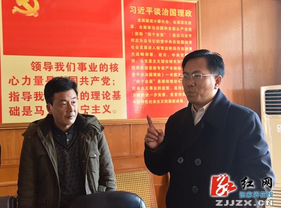 胡志文到后溶街社区调研“三联四建”工作