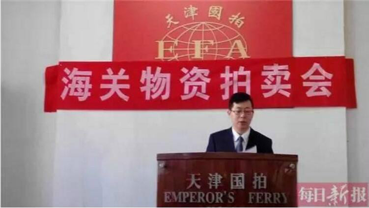 天津海关拍卖4万多瓶走私咖啡 女子19万元拍下(图)