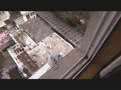 屋内外5摄像头6监控屏 南京男子过度防盗遭邻居报警