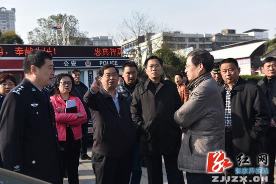刘绍建、胡志文现场督导元宵灯会安保工作