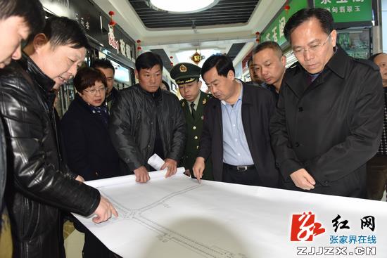 刘绍建、胡志文现场督导元宵灯会安保工作