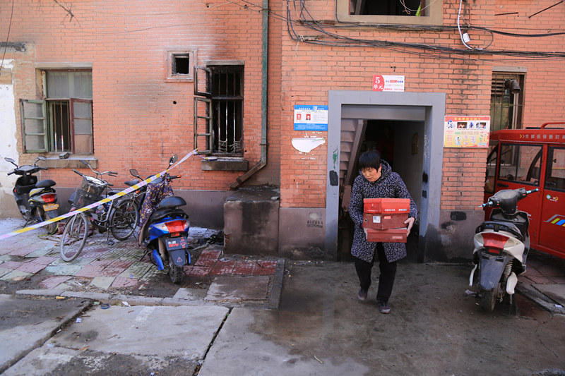 郑州一男子用打火机试煤气罐是否漏气 房子被烧