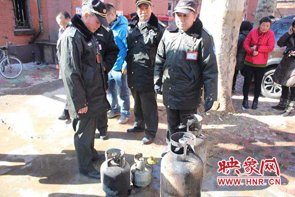 郑州一男子用打火机试煤气罐是否漏气 房子被烧