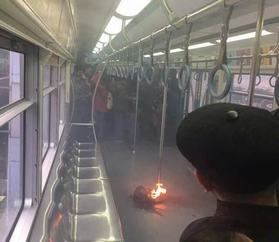 重庆轻轨发生爆炸 为乘客携带蓄电池所致