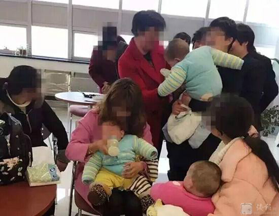 女大学生产三胞胎续:男友的另一个女友也怀孕了(图)