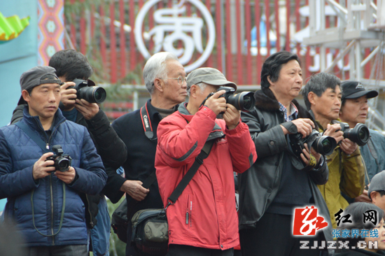 【闹元宵】张家界：各路高手云集 长枪短炮“闹元宵”