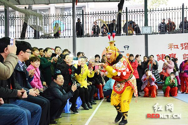 请来“齐天大圣”共庆元宵，猴年猴开心。